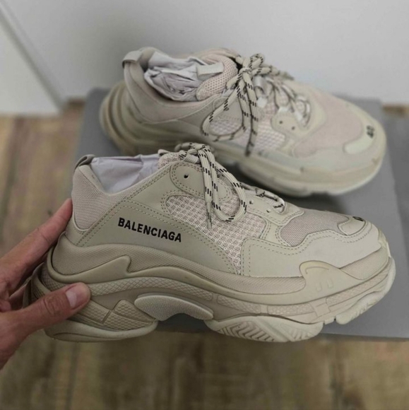 Balenciaga Triple S Beige Size 7 - Picture 2 of 4